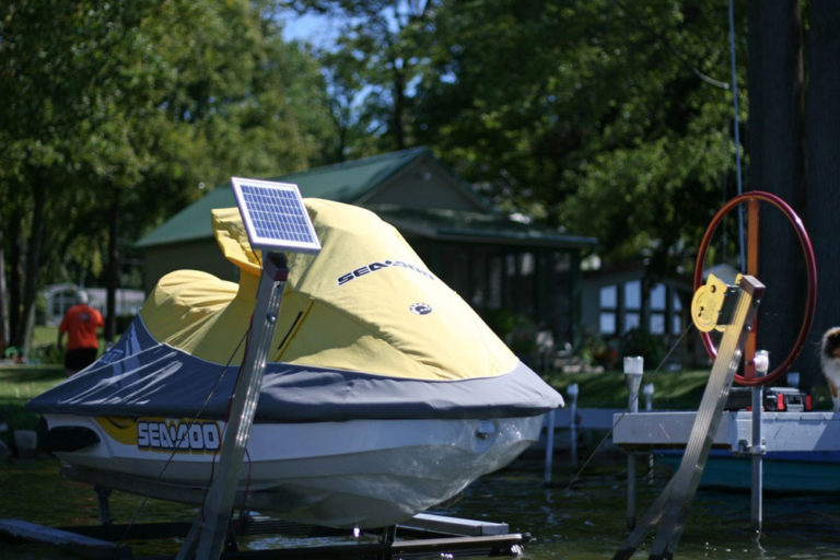 Boat Lift Solar Charging Kit 5w 12v with 12" Arm